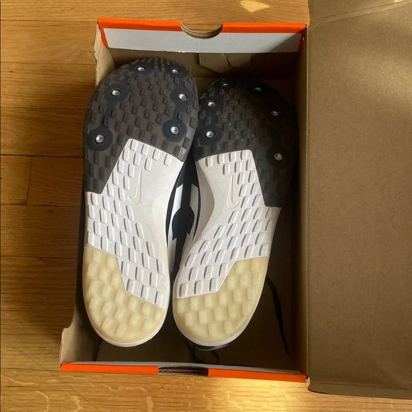 Men’s Zoom Rival XC 6 in Black and Metallic Silver 🏃 - Picture 2 of 5